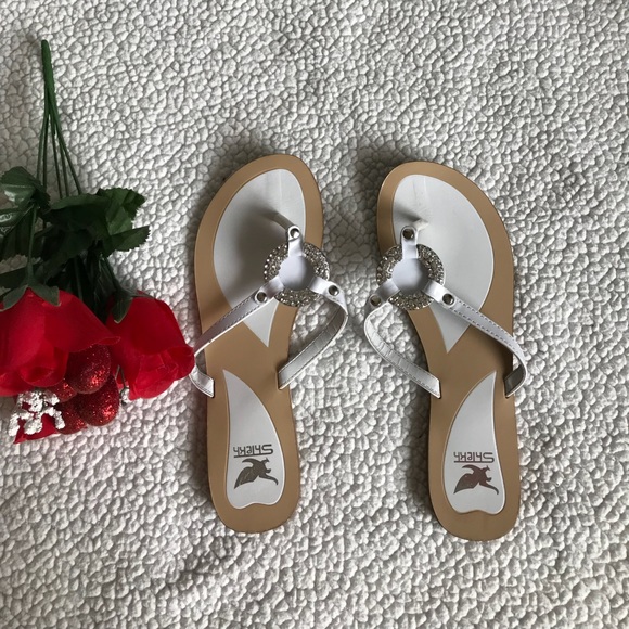 SANDALS - Picture 1 of 2